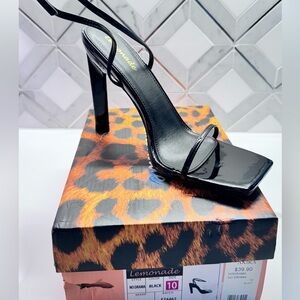 Simple black heel